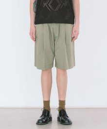 WIDE PINTUCK SHORTS / OLIVE