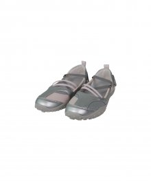Strap Embossed Toe Shoes / Silver