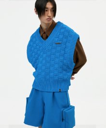 v-neck knit vest and brooch(blue)