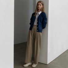 Timeless two-tuck slacks