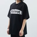 베스티리아(VESTIRYA) 남/여 반전 레터링 오버핏 블랙 티셔츠
