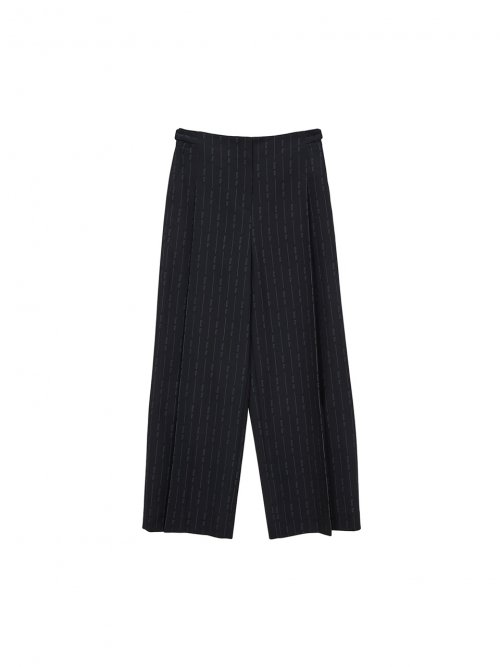 MUSINSA公式 | MATIN KIM MATIN STRIPE TUCK PANTS IN BLACK