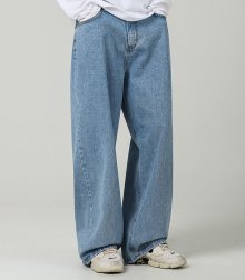 This is wide pants LIGHT BLUE