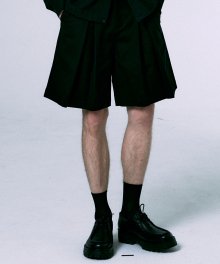 [UNISEX] EXAMPLES OF PLEATS WIDE BERMUDA PANTS BLACK