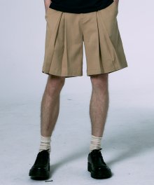 [UNISEX] EXAMPLES OF PLEATS WIDE BERMUDA PANTS BEIGE