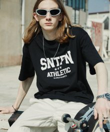 SP 에슬레틱 SNTPN 로고 티셔츠-블랙 화이트