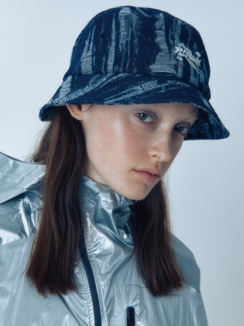 DESTROYED DENIM BUCKET HAT IN RAW INDIGO