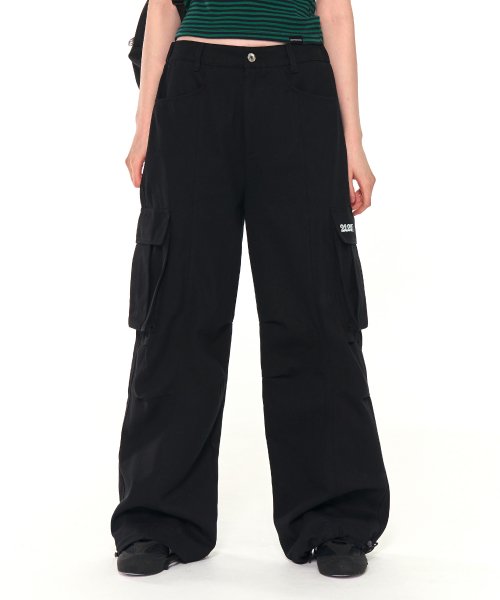 212E вайд CARGO TUCK брюки (черный)