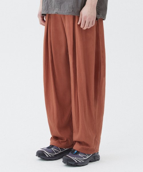 MUSINSA | TRILLION Four Tuck Rayon Wide Balloon Pants (BRICK ORANGE)