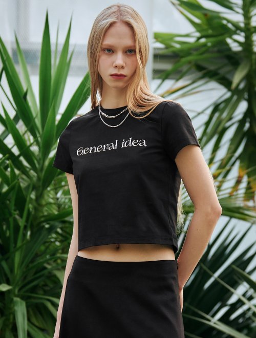 Black crop shop t shirt