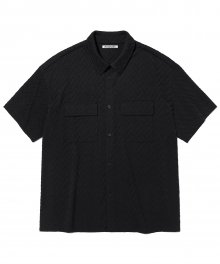 EMBOSSING TEXTURE HALF SHIRT [BLACK]