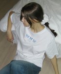 레터프롬문(LETTER FROM MOON) 트리플 나비 자수 오버핏 반팔 티셔츠 (화이트&블루)