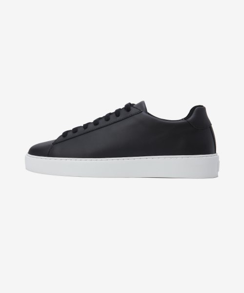 Black trainers with white 2025 soles men's