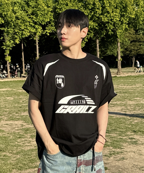 그레일즈(GRAILZ) INDUSTRIAL BLOKECORE GRAPHIC T-SHIRT [BLACK