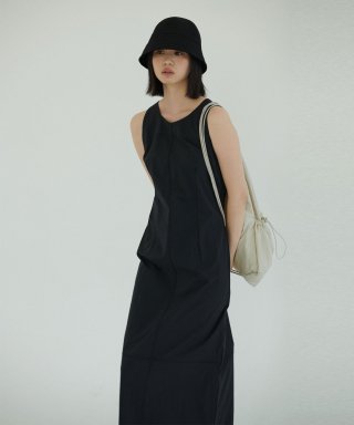 38컴온커먼(38COMEONCOMMON) Nylon Sleeveless Dress (Black)