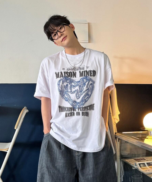 메종미네드(MAISON MINED) DOODLE HEART HALF T WHITE GREYISH