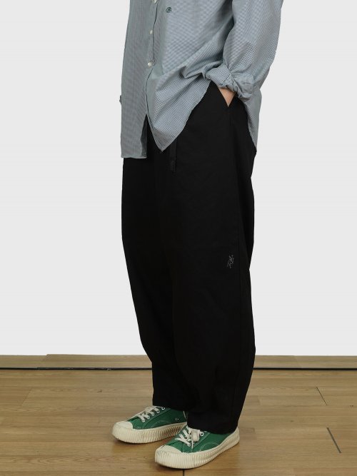2TUCK BALLOON TRAVEL PANTS BLACK