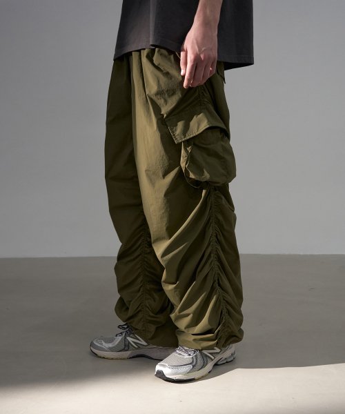 MUSINSA | ラファッジストア Light Weather Wide Shirring Cargo ...