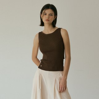 루시르주 Back strap boat-neck sleeveless knit (brown)