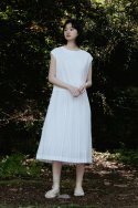 빈센트네이비(VINCENT NAVY) 플리츠 프렌치슬리브 드레스_WHITE SAND