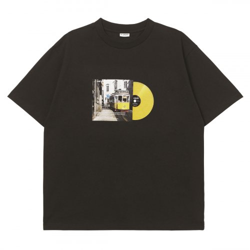 t shirt black yellow