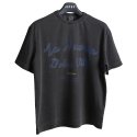 집시(JIPSY) 레터링 스크립트 로고 티셔츠 -피그먼트 차콜-