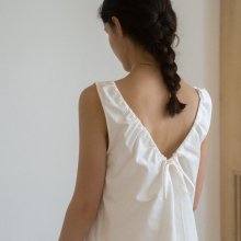 Back string V mini dress