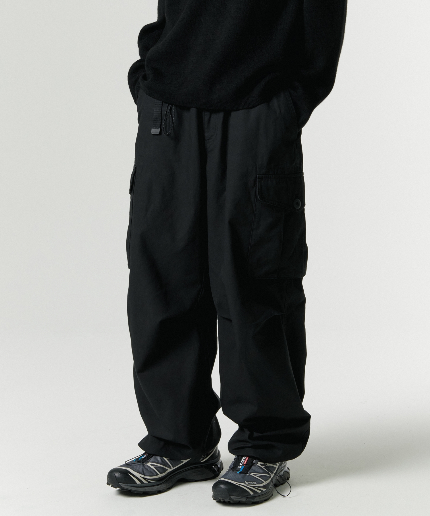CITY LEISURE WIDE BELTED CARGO PANTS [BLACK]