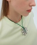 먼데이에디션(MONDAY EDITION) Mardi x ME  Bloom Daisy Drop Knot Necklace(Green)