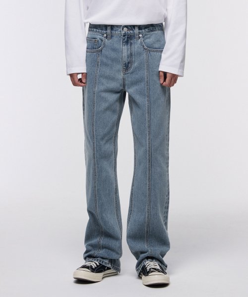 STRAIGHT PANELED BACK SLIT DENIM PANTS [LIGHT INDIGO]