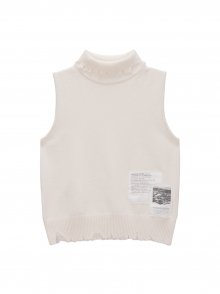 DAMAGE SLEEVELESS TURTLE NECK KNIT TOP IN IVORY