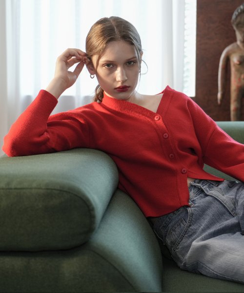 Wool Balloon V-neck Knit Cardigan (Red)