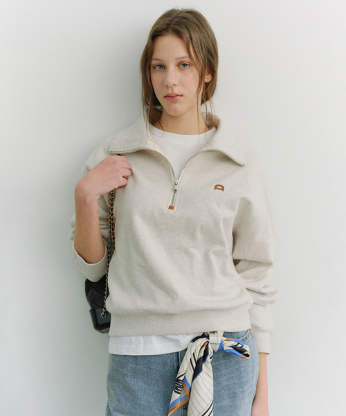 UNISEX LEATHER LOGO HALF ZIP-UP SWEATSHIRT_UDTS6A107_OATMEAL MELANGE