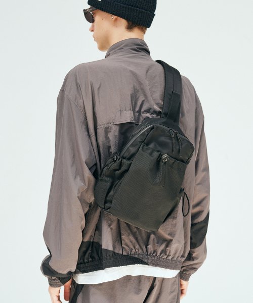 MUSINSA | MONOFOLD CAPSULE sling bag