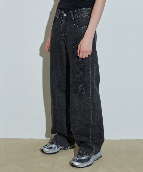 Applique Chasser Denim Pants Black
