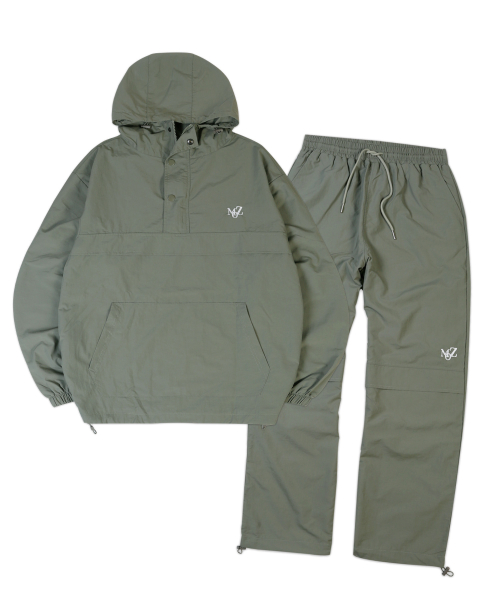 Комплект из мягкого сетчатого анорака и широких брюк Khaki