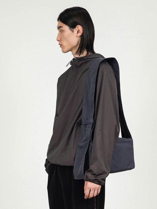 Black square store shoulder bag