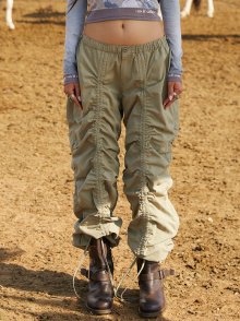 SHIRRING PARACHUTE PANTS KHAKI