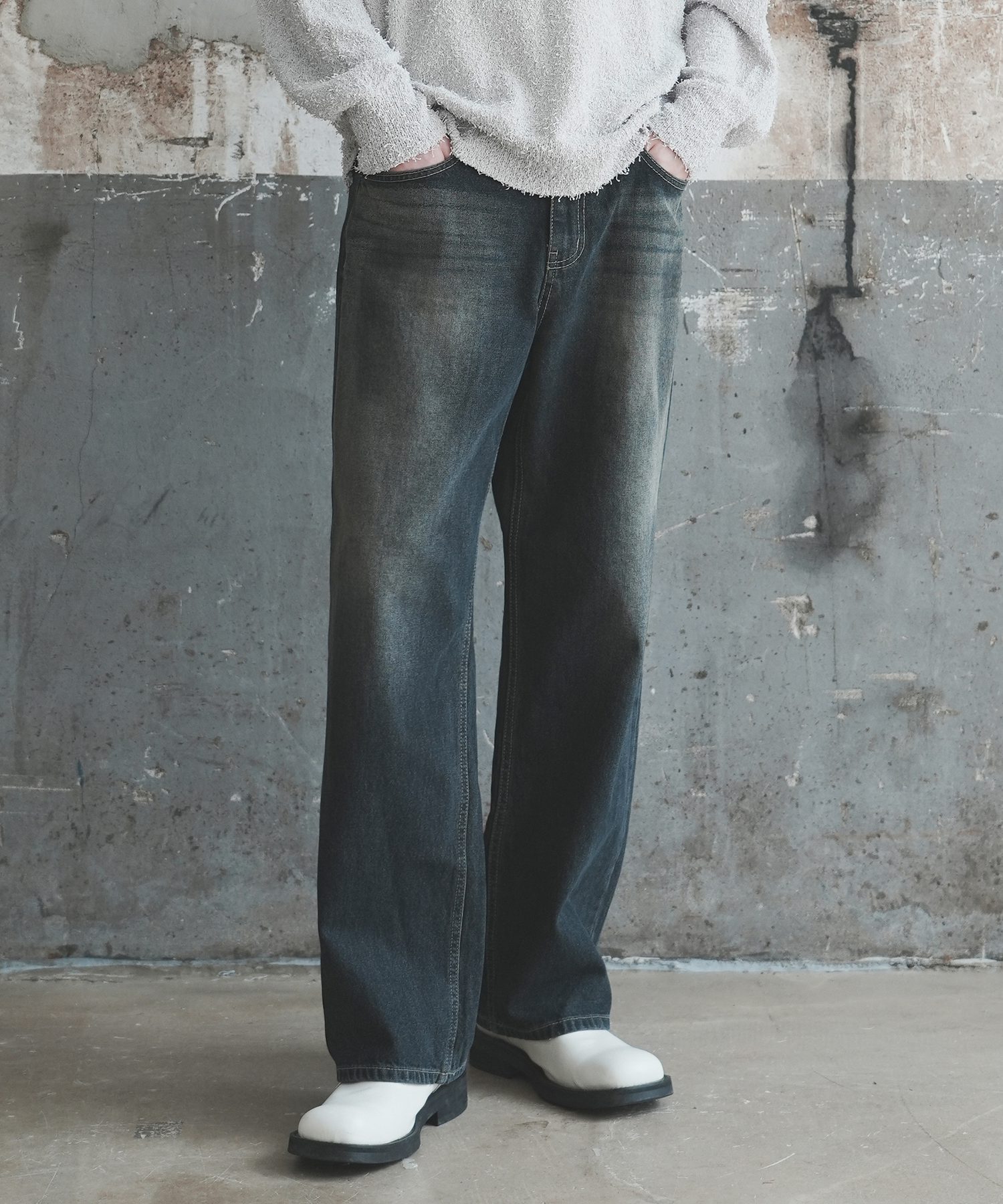 Джинсы M210 DIRTY OIL WASHED DENIM PANTS_DEEP BLUE [укороченные]