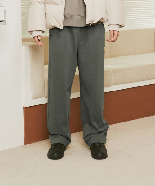 Khaki sweat online pants