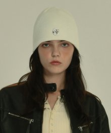 sv beanie (ivory)