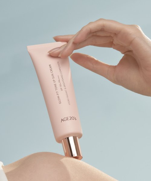 에이지투웨니스() 글로우핏 톤업 선크림 50ml SPF50+ PA++++ 상품 이미지