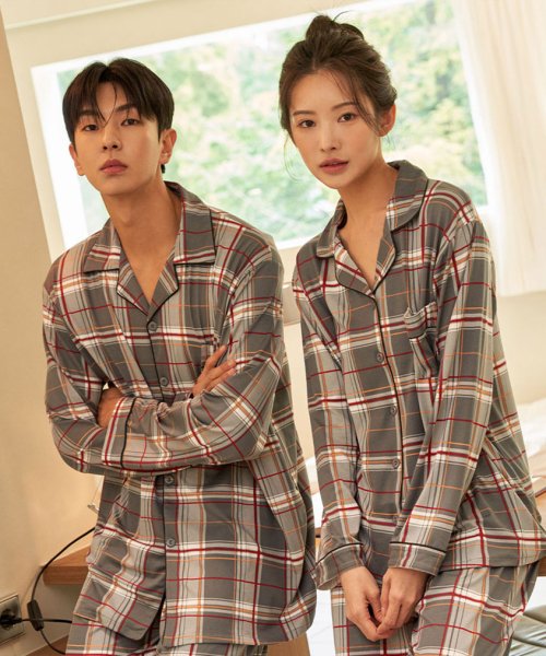 MUSINSA DOSSY Sofkin gray check couple collar pajamas set