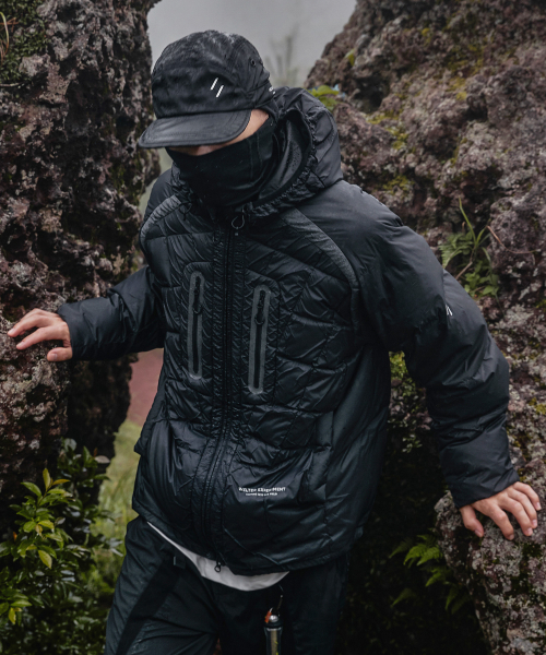 SHIELD DOWN HOOD JACKET BLACK WOL040