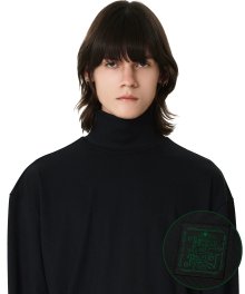 Label patch turtleneck pullover [black]