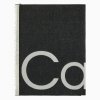 여 블랙 CKJ 인스티튜셔널 로고 스카프 DX0221 001