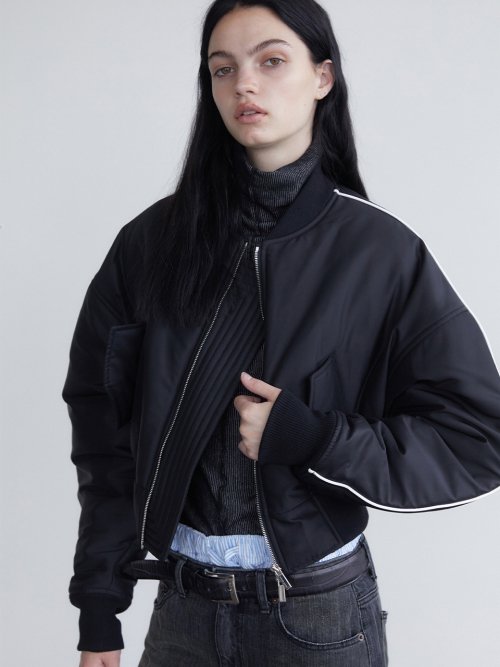 Укороченный бомбер Line - Black