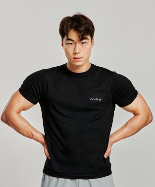 무탠다드 스포츠, 여름 폼 미쳤다!