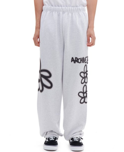 MUSINSA | ARCHIVE BOLD GLOBAL 939 DAISY SWEAT PANTS (LIGHT GRAY)