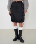 프롬웨얼(FROMWHERE) Padded Button Cargo Skirt Black